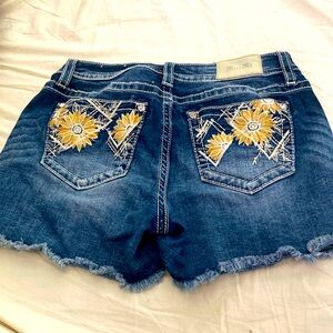 Miss me short size 29